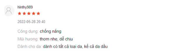 Người dùng nhận xét sản phẩm thơm nhẹ, dễ chịu, phù hợp với mọi loại da, kể cả da dầu.