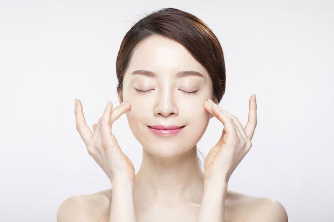 Sử dụng collagen Nhật dạng nước giúp da trắng khỏe