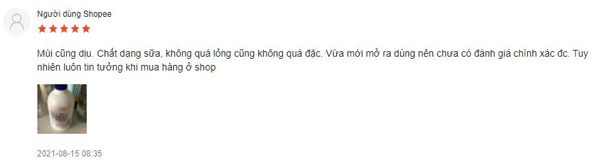 Một khách hàng nhận xét kết cấu của sữa dưỡng không quá lỏng hay quá đặc