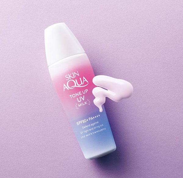 Review kem chống nắng Skin Aqua Tone up UV Milk Lavender