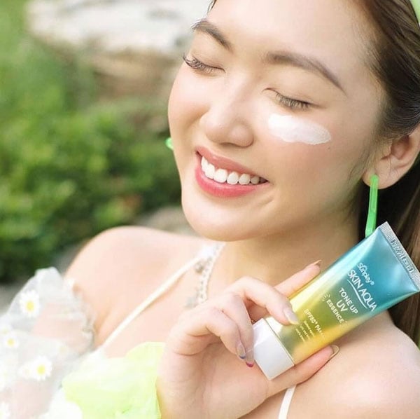 Kem chống nắng Skin Aqua được beauty blogger nổi tiếng yêu thích sử dụng