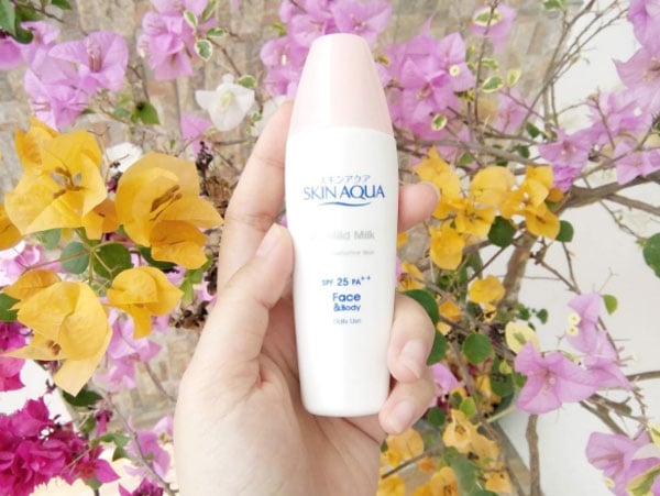 Skin Aqua UV Mild Milk SPF 25 PA ++ không có cồn