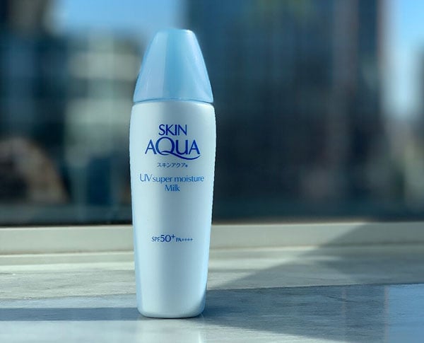 Skin Aqua UV Super Moisture Milk không có cồn