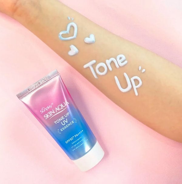 Skin Aqua Tone Up UV Essence Lavender 