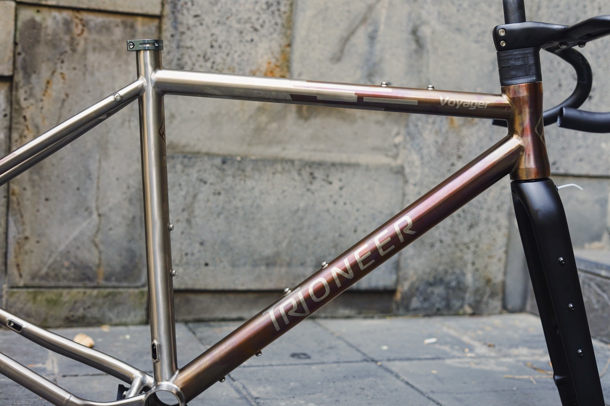 Khung sườn Gravel - TRIONEER titanium ( combo: khung sườn + phuộc + ghi đông carbon )