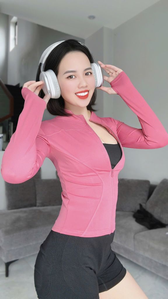 Áo Khoác Thể Thao Nữ UNIQ Vải Thoáng Khí Tay Dài Xỏ Ngón Chống Nắng UV