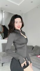 Áo Khoác Thể Thao Nữ UNIQ Vải Thoáng Khí Tay Dài Xỏ Ngón Chống Nắng UV