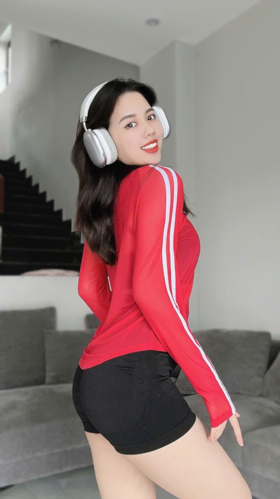 Áo Tanktop Nữ UNIQ Tay Dài Sọc Trắng Basic Tập Gym Yoga