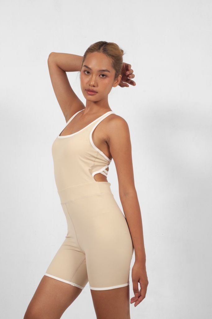 UniqFit Set Jumpsuit Đùi  Cool Peel Viền Trắng Lưng Chữ X