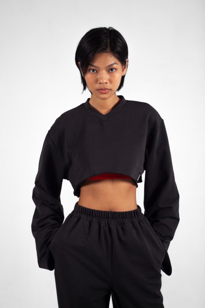 UniqFit Áo Croptop Cutout Nỉ Cổ Chữ V Đen