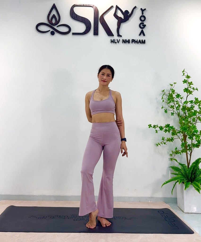 Bộ Đồ Tập Gym Yoga Nữ UNIQ Cool Peel - Áo Dây Đan & Quần Legging Ống Loe
