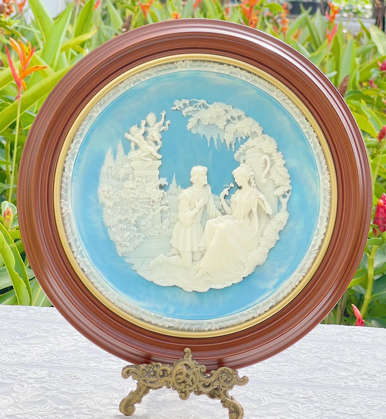 vintage-plates-set-wild-strawberries-store
