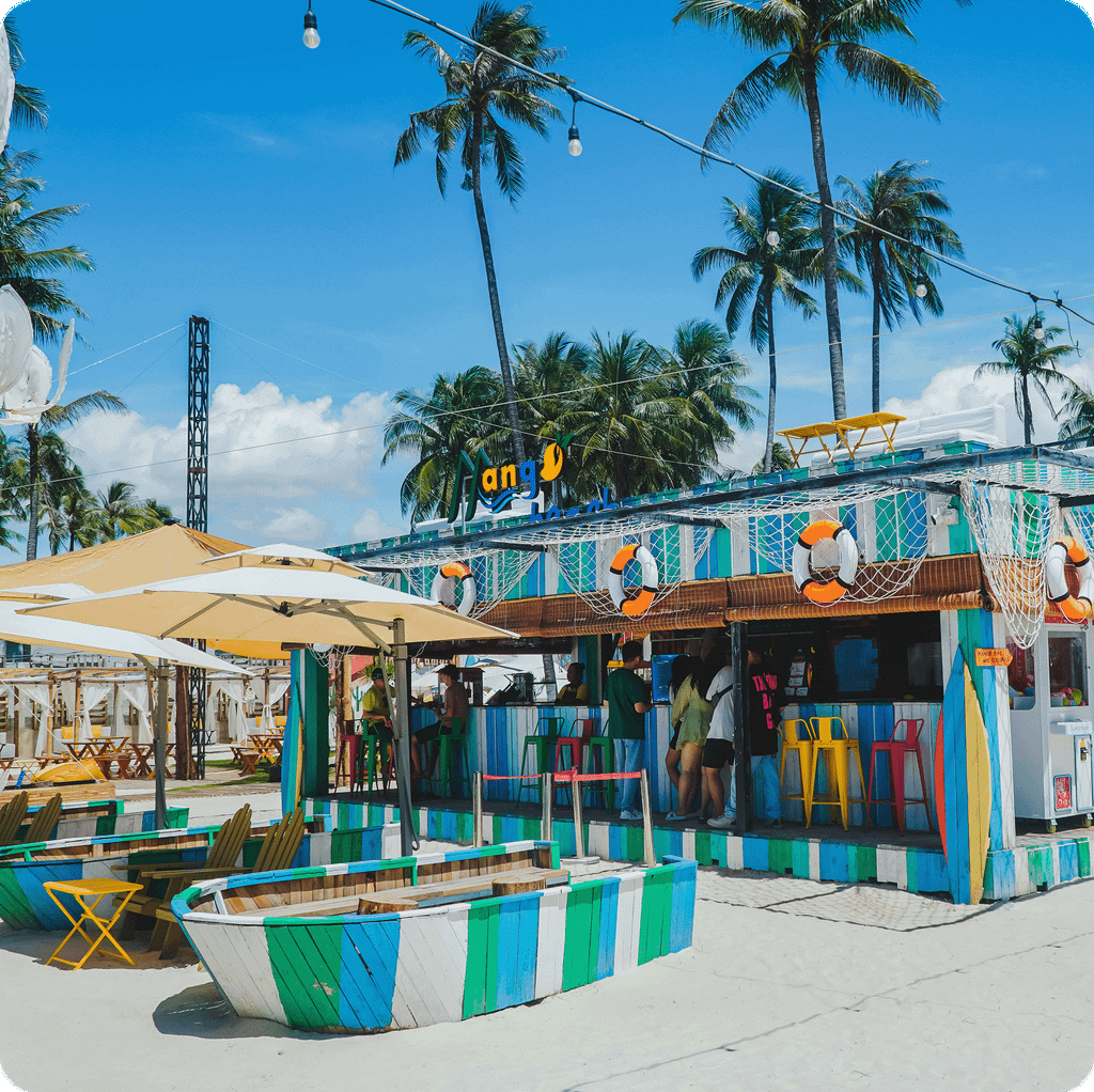 Tour biển Lagi team building