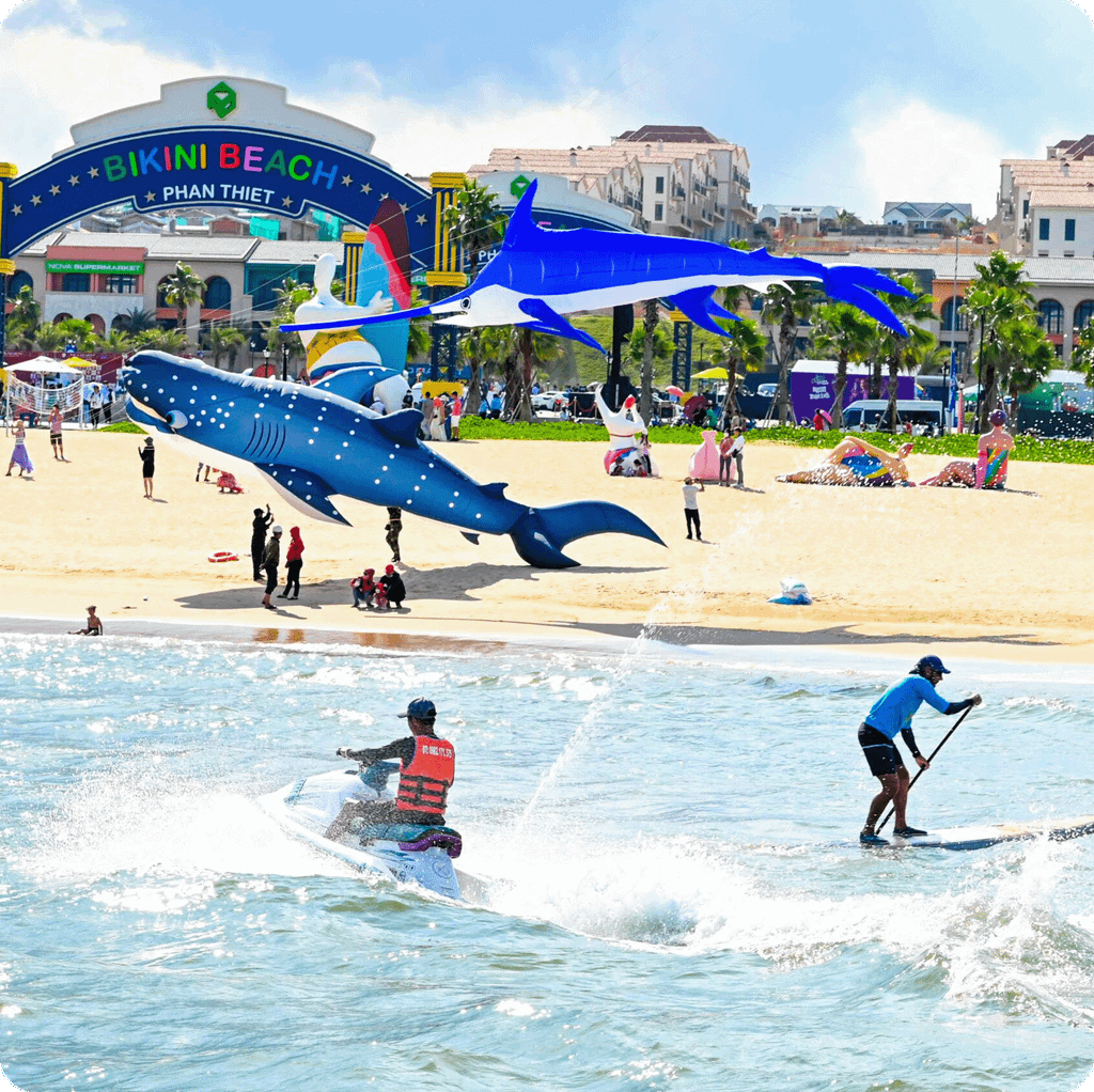 Tour biển Lagi team building