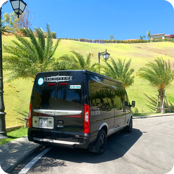  Cho thuê xe du lịch Limousine 