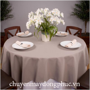 May khăn trải bàn tiệc cưới 