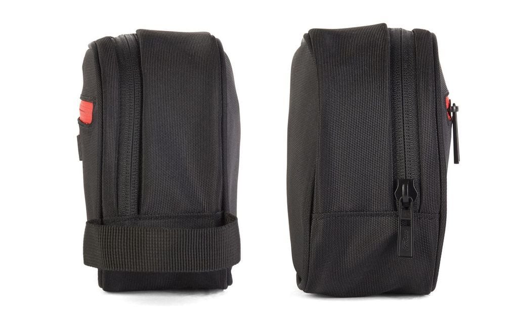 TA20PDK-06 Túi TT PLAYERS DOPP KIT BLACK/RED