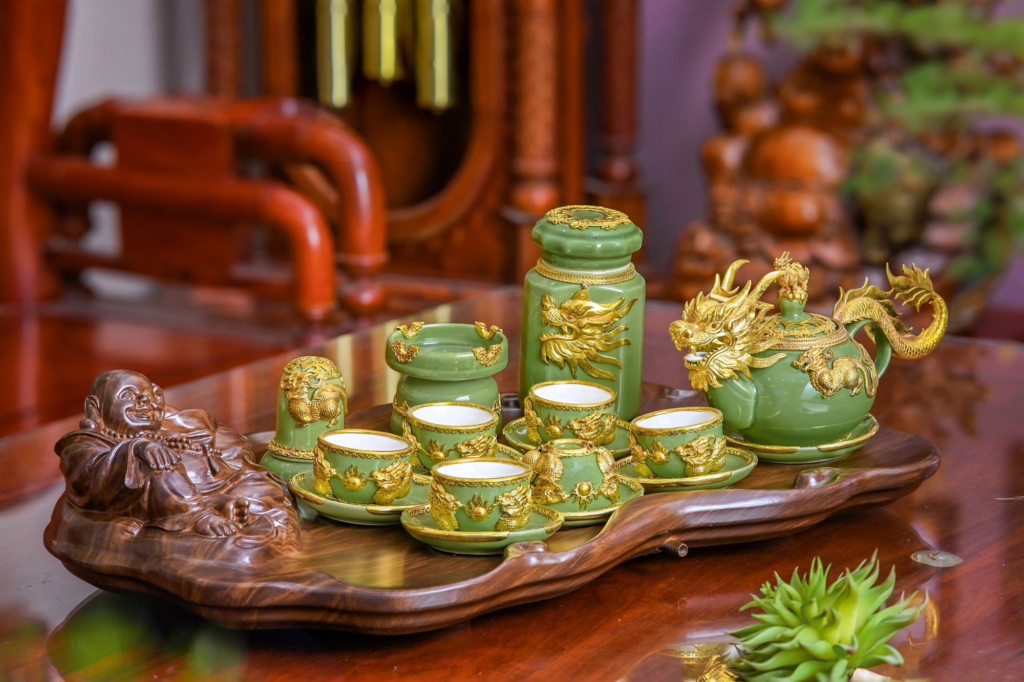  Quà Tặng Doanh Nghiệp | Ấm Chén Bát Tràng vuốt tay họa tiết Lân đắp nổi men xanh ngọc mạ vàng cao cấp 