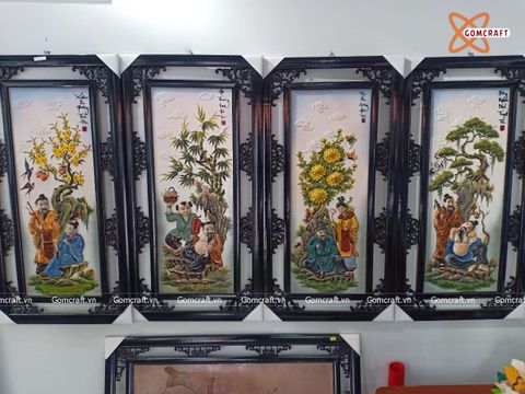  Tranh Gốm Tứ Quý Bát Tràng Bát Tiên đắp nổi men màu kích thước 45 x 95 cm khung gỗ thông 