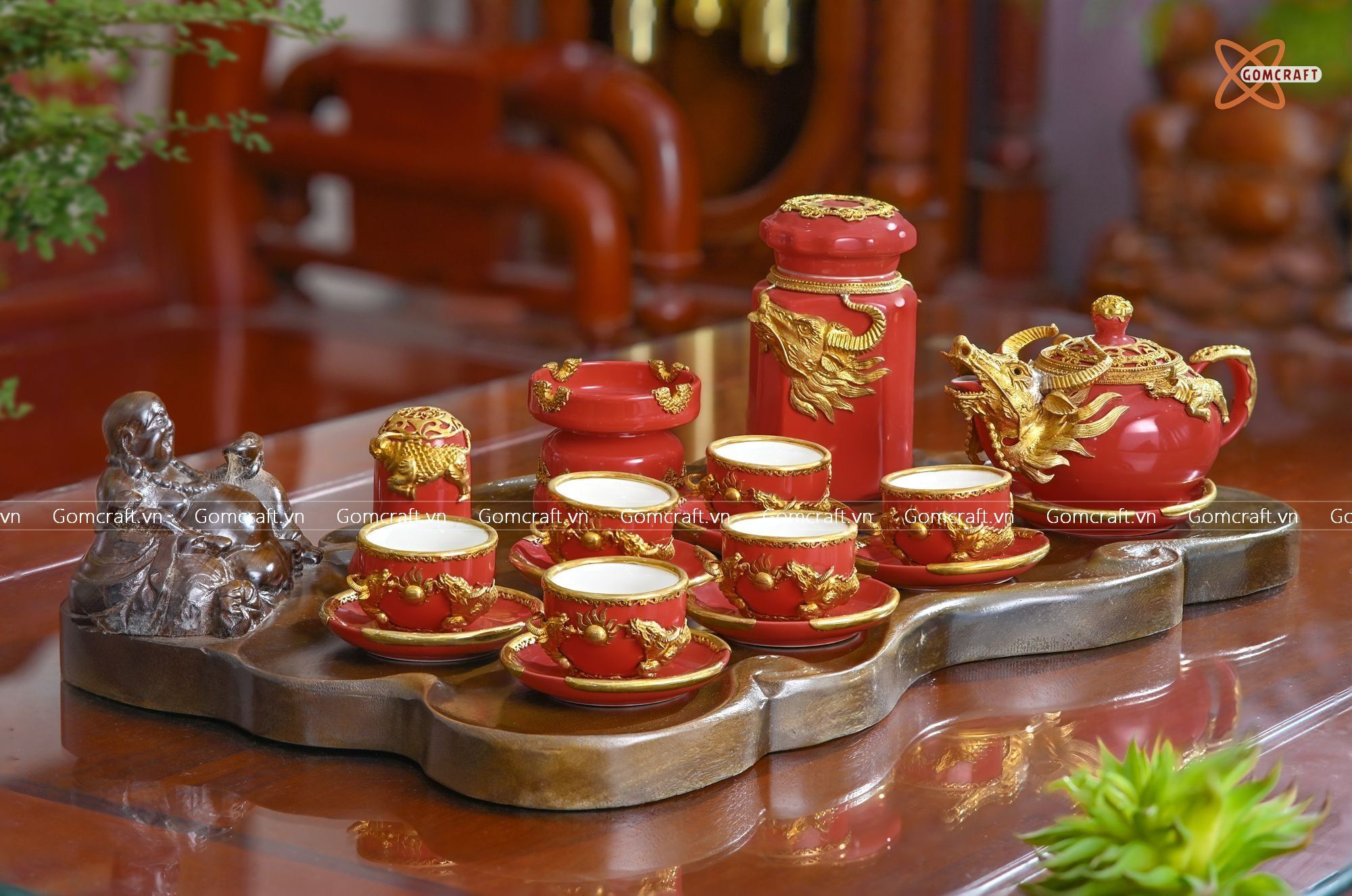  Quà Tặng Doanh Nghiệp | Ấm Chén Bát Tràng vuốt tay họa tiết Trâu đắp nổi men đỏ bọc đồng cao cấp 