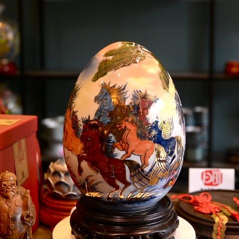  Trứng gốm phong thuỷ vẽ vàng 24k – Mã đáo thành công 30cm 