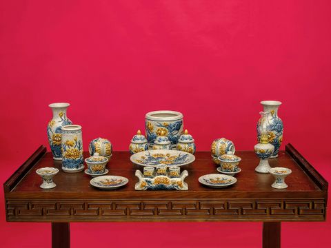  Bộ đồ thờ Bát Tràng men rạn đắp nổi hoa sen 