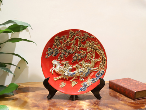  Đĩa cảnh phong thuỷ Mã Đáo Thành Công men đỏ đắp nổi vẽ vàng đường kính 35 cm | Quà Tặng Khai Trương Đĩa Cảnh Phong Thuỷ 