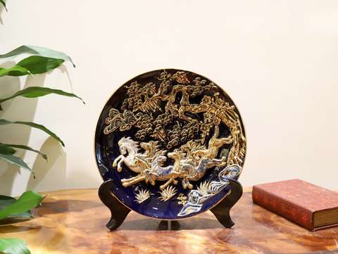  Đĩa cảnh phong thuỷ Mã Đáo Thành Công men xanh coban đắp nổi vẽ vàng đường kính 35 cm | Quà Tặng Khai Trương Đĩa Cảnh Phong Thuỷ 