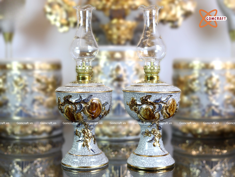  Đèn dầu thờ cúng Bát Tràng hoạ tiết Đào Thọ men rạn đắp nổi vẽ vàng 24K cao 25 cm 