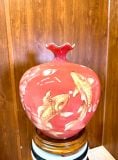  Quà Tặng Khai Trương Bình hút lộc Bát Tràng nền đỏ vẽ vàng Sen Cá cao 35cm bụng 33cm 