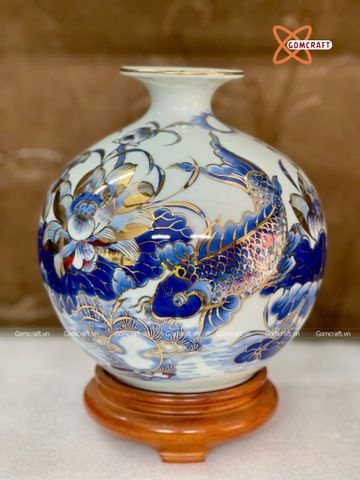  Bình Hút Lộc Bát Tràng vẽ vàng Cá Chép Liên Hoa - Đời đời no đủ men lam vẽ vàng cao 28 bụng 26 cm | Quà Tặng Khai Trương bình hút lộc Bát Tràng 