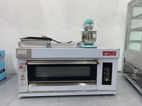Lò nướng bánh công nghiệp 1 tầng 2 khay Hongling XYF-1HPB-NM