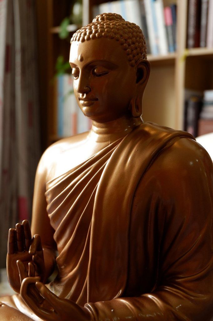 Tượng Phật Chuyển Pháp Luân