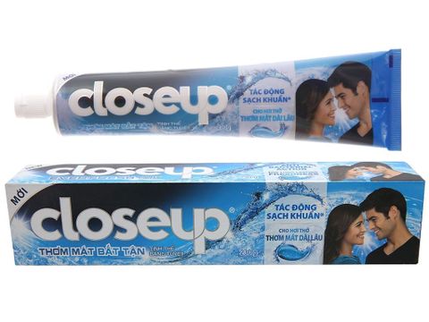 Kem đánh răng Closeup tinh thể băng tuyết 230g