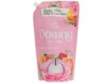 Nước xả Downy Premium đóa hoa ngọt ngào 1.35L