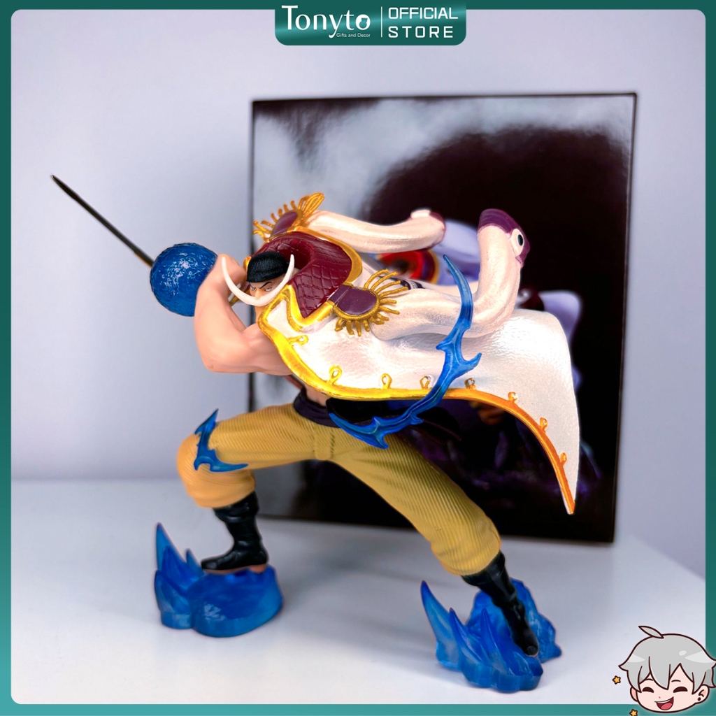  Mô Hình Tứ Hoàng One Piece Râu Trắng Edward Newgate Cầm Kiếm Size Nhỏ 14cm 