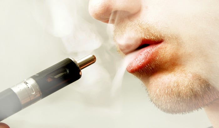 Bao nhiêu tuổi được hút vape?