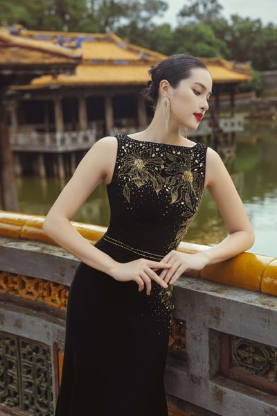  Đầm Celestial Lotus 