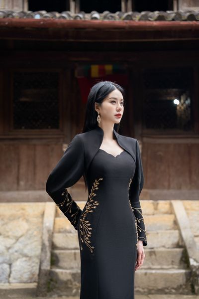  Đầm Tiaran 