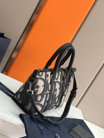  Túi Dior 2024SS Weekender 25 Bag Black & Cream Version 23CM Luxury 