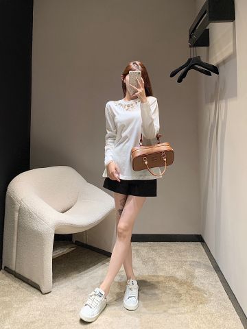  Áo Miu Miu 24SS New Beaded Sequin Flower Decorated Long Sleeve T-shirt White Version 