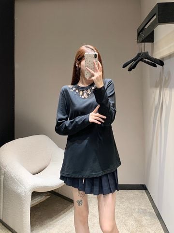  Áo Miu Miu 24SS New Beaded Sequin Flower Decorated Long Sleeve T-shirt Black Version 