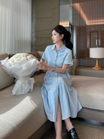 Váy Prada 24SS Shirt Collar Dress Classic Solid Color Vintage Style 