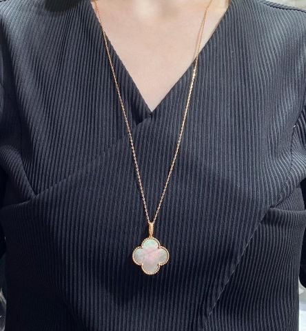  VCA natural gray shell large four-leaf clover necklace 