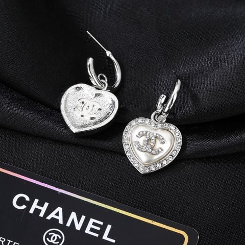  Chanel Heart-shaped Earrings With Stones 