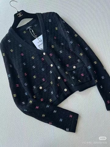  Chanel Long-sleeved Sweater Embroidered With Colorful Patterns 