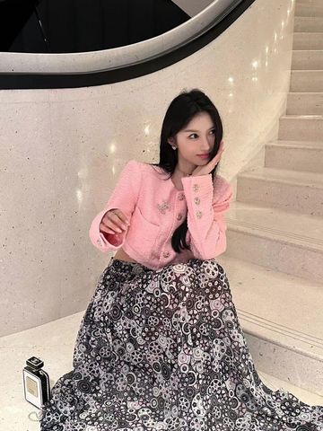  Chanel Round-neck Cherry Pink Jacket 