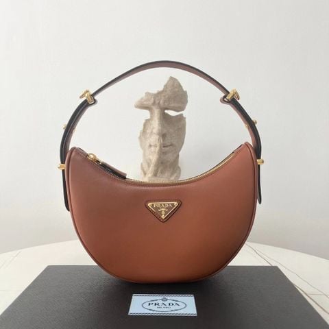  Túi Prada Logo-Plaque Zipped Shoulder Bag 