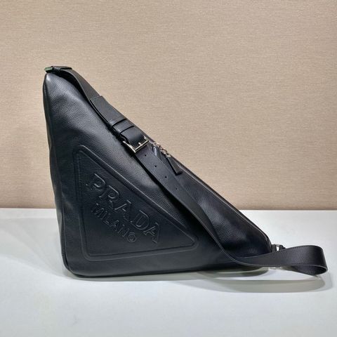  Túi Prada Triangle leather shoulder bag 