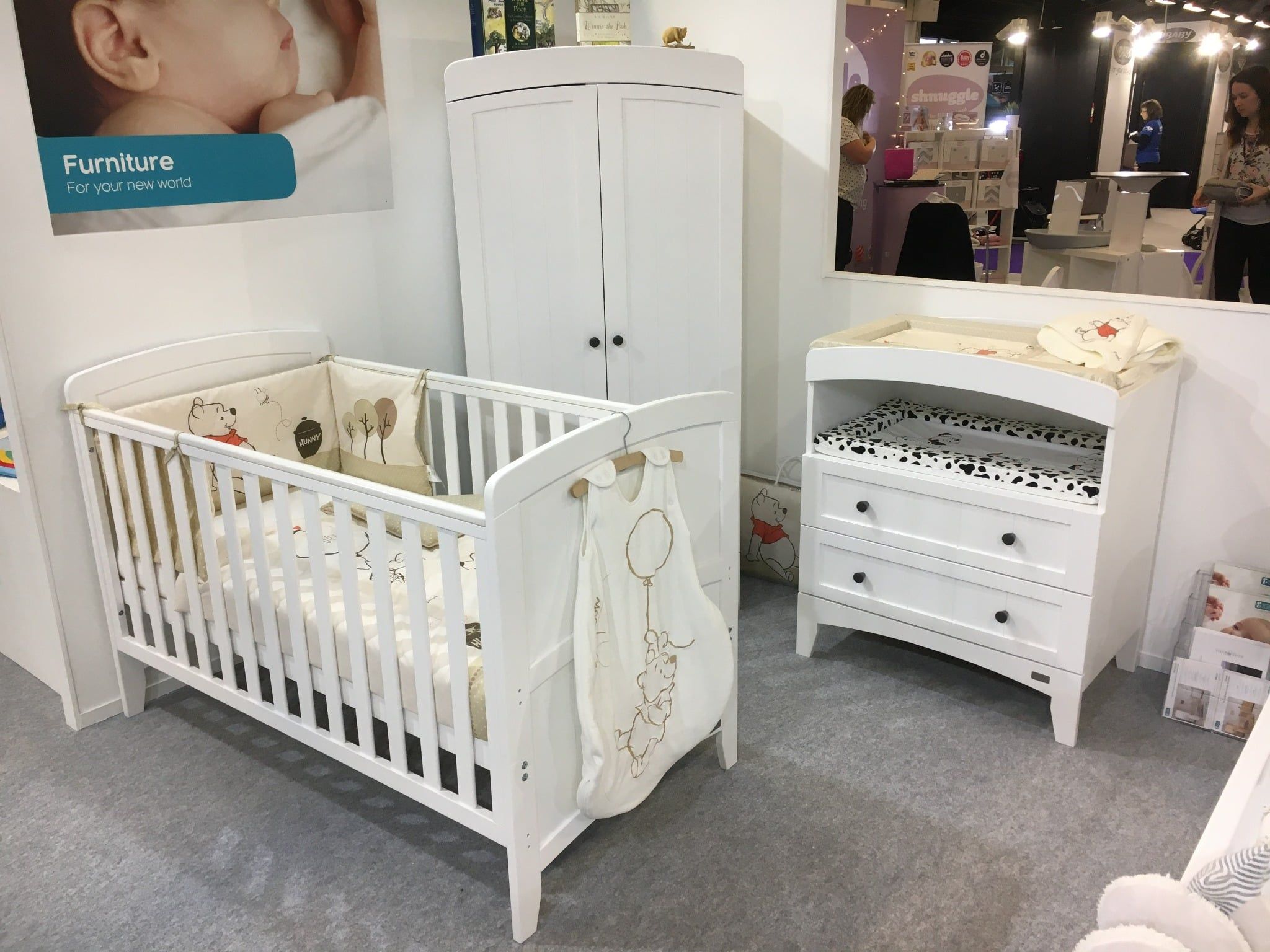  CHILDREN'S FURNITURE 